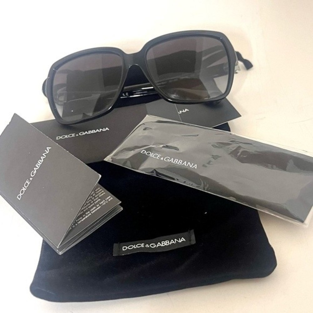 Dolce & Gabbana Gradient Lens Black Sunglasses and cloth,bag and clamshell case - Picture 1 of 15